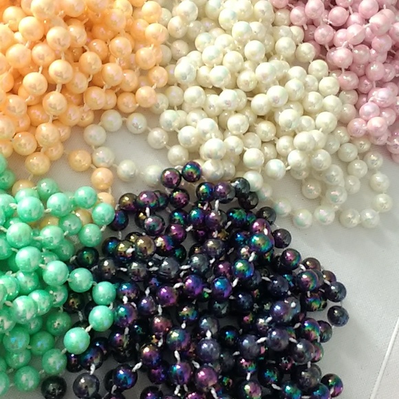 Twelve strands of mini bead garland - Picture 3 of 4